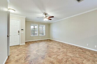 3000 Meadow Ln in Taylor, TX - Building Photo - Building Photo