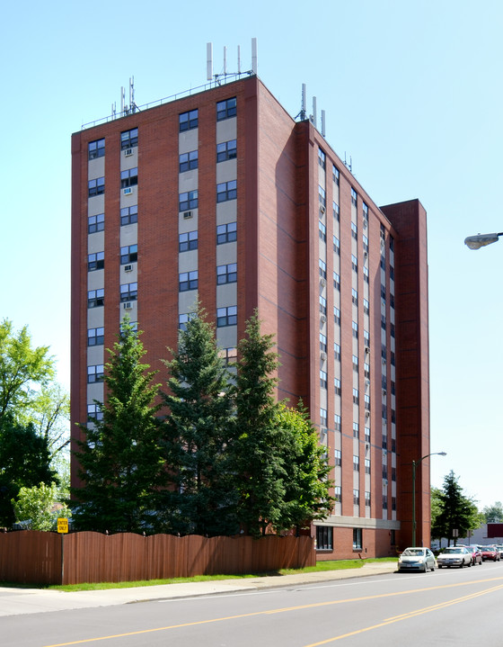 Theater Apartments in Kenmore, NY - Building Photo