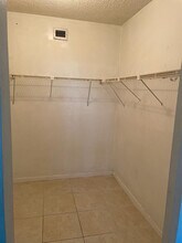 3900 NW 76th Ave in Sunrise, FL - Building Photo - Building Photo