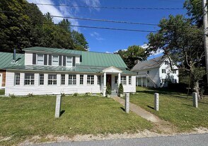 62 Dublin Rd in Plymouth, VT - Building Photo