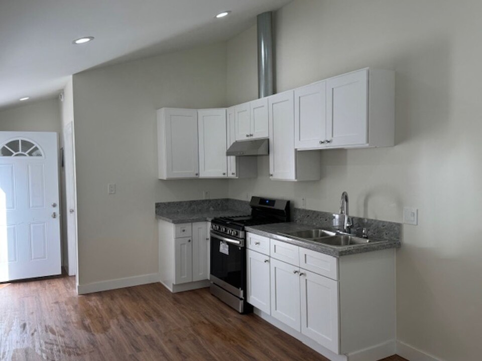 931 S Tajauta Ave in Compton, CA - Building Photo