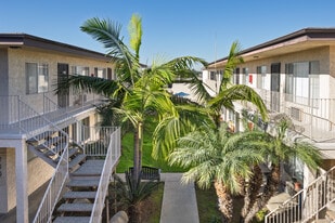 Ryon ave Apartments in Bellflower, CA - Building Photo