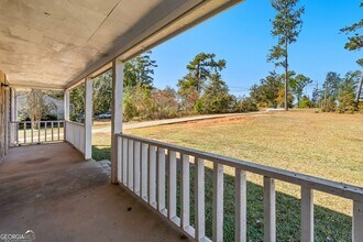 168 Old Corinth Rd in Newnan, GA - Foto de edificio - Building Photo