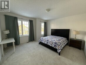 7969 Buckeye Cres in Niagara Falls, ON - Building Photo - Building Photo