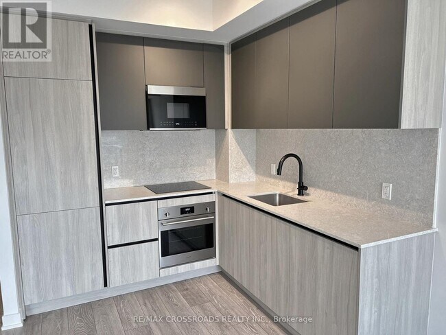 property at 108-1108 Peter St