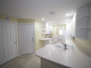 1648 Napoli Dr W in Sarasota, FL - Building Photo - Building Photo