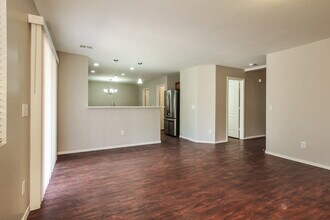 11146 W Brittlewood Dr in Phoenix, AZ - Building Photo - Building Photo
