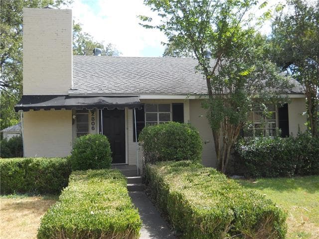 property at 2806 Hedgerow Dr