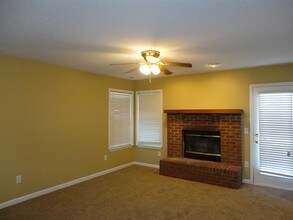 15318 Ten Point Dr in Noblesville, IN - Building Photo - Building Photo