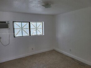 154 W 26th St in Hialeah, FL - Building Photo - Building Photo