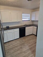 5427 Heatherbrook Dr in Houston, TX - Building Photo - Building Photo