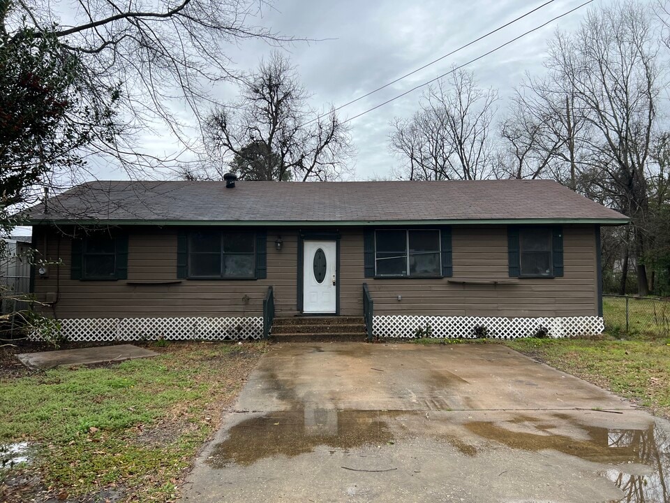 303 Morton St in Monroe, LA - Building Photo