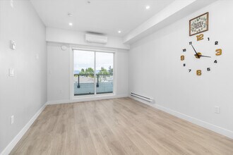 14438 72 Av in Surrey, BC - Building Photo - Building Photo