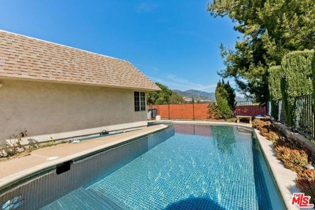 property at 2108 El Arbolita Dr