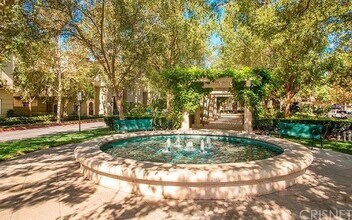 24505 Town Center Dr, Unit Unit# 7102 in Valencia, CA - Building Photo - Building Photo