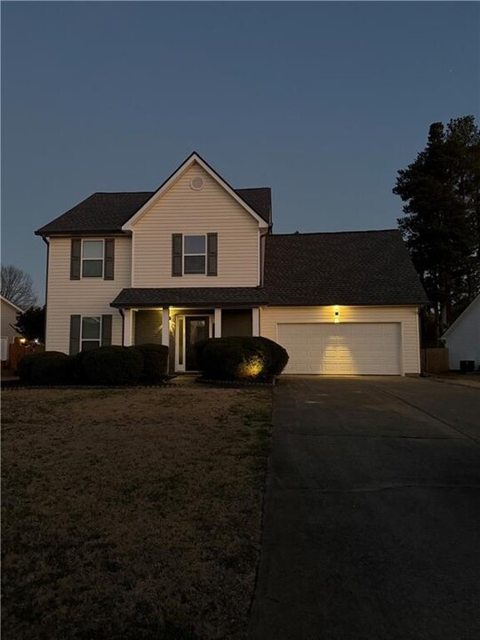 630 Windsor Brook Ln SE in Lawrenceville, GA - Building Photo