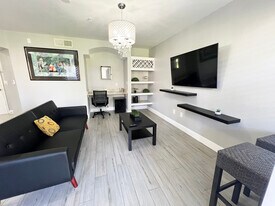 7280 Westpointe Blvd, Unit 815 in Orlando, FL - Building Photo