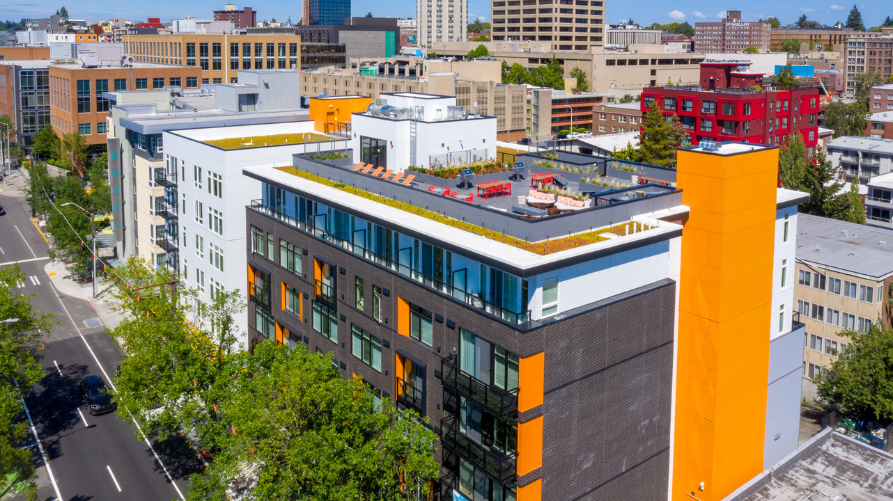 Sundodger in Seattle, WA - Building Photo