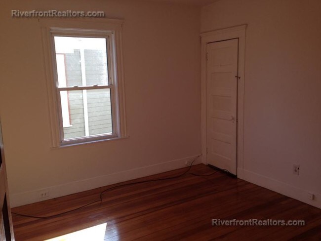 209 E Cottage St-Unit -3 in Boston, MA - Building Photo - Building Photo