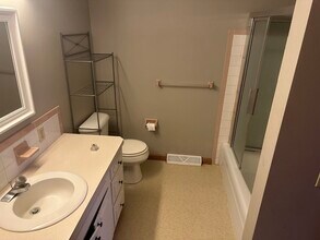 1898 Ashland Rd, Unit 2 in Mansfield, OH - Building Photo - Building Photo