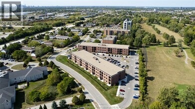 3180 Meadowbrook Ln in Windsor, ON - Building Photo - Building Photo