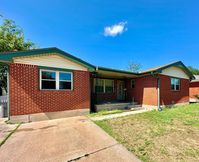 5343 NW Glenn Ave in Lawton, OK - Building Photo - Building Photo