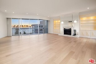 515 Ocean Ave, Unit SPHB in Santa Monica, CA - Foto de edificio - Building Photo