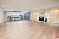 515 Ocean Ave, Unit SPHB in Santa Monica, CA - Building Photo - Building Photo