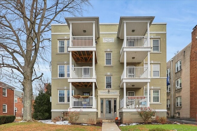 40 Robin Rd in West Hartford, CT - Building Photo - Building Photo