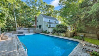 44 Wireless Rd in East Hampton, NY - Building Photo