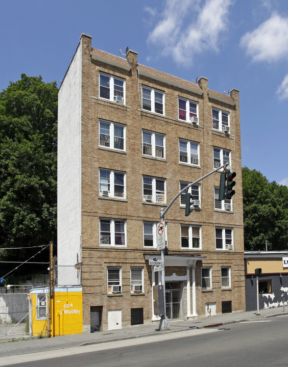 625 S Broadway in Yonkers, NY - Foto de edificio