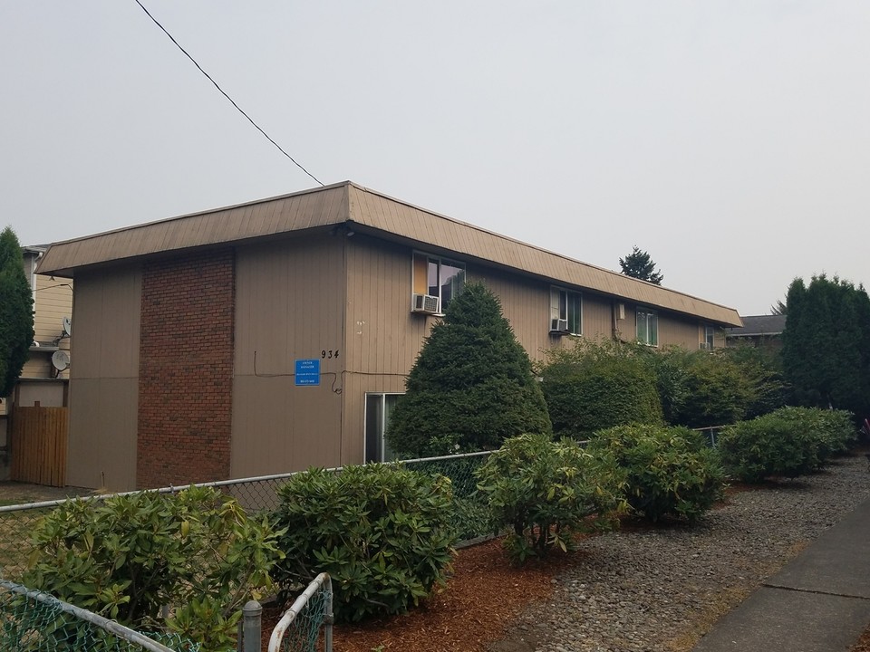 934 9th Avenue 4-Plex in Longview, WA - Building Photo