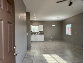 2581 E Pinal Vista in Tucson, AZ - Building Photo - Building Photo