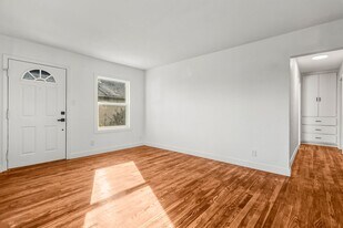 1623 Magnolia Ave in Redding, CA - Building Photo