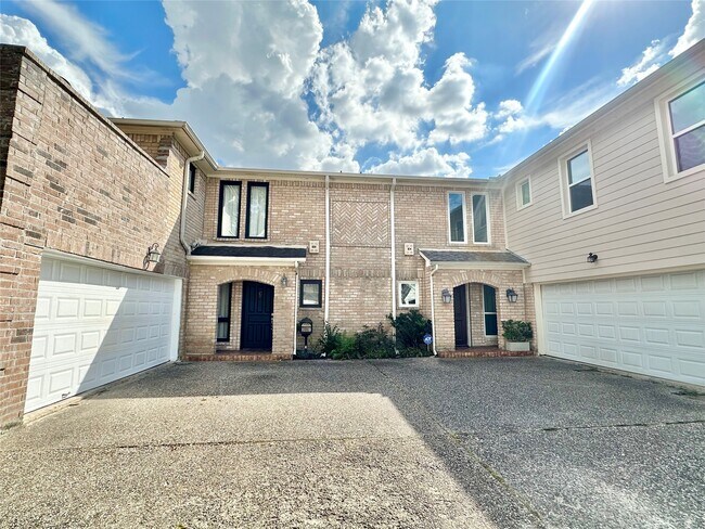 2514 Nantucket Dr in Houston, TX - Building Photo - Building Photo