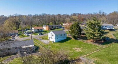 1208 Pickwick Rd in Knoxville, TN - Building Photo - Building Photo