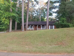 9245 Cedar Ridge Dr NW in Covington, GA - Building Photo - Building Photo