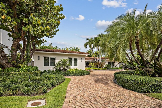 670 Allendale Rd in Key Biscayne, FL - Building Photo - Building Photo