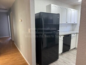 2414 Fleury Way in Stockton, CA - Building Photo - Building Photo