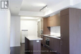 21-1221 Widmer St in Toronto, ON - Building Photo - Building Photo
