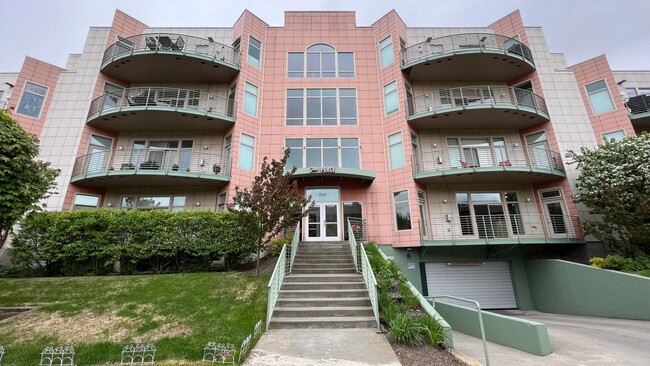property at 222 E 7th Ave
