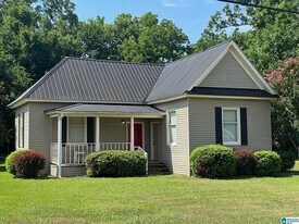 516 Mountain St NW in Jacksonville, AL - Building Photo