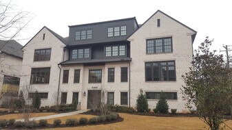 6446 Canopy Dr in Sandy Springs, GA - Building Photo