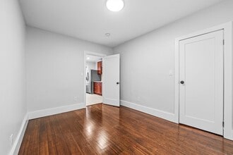 93 W Selden St in Boston, VA - Foto de edificio - Building Photo