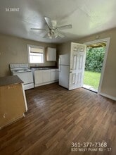 820 W Point Rd in Corpus Christi, TX - Foto de edificio - Building Photo