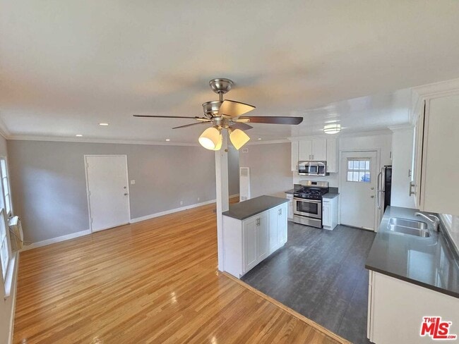 property at 5329 Vantage Ave