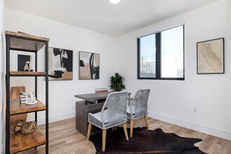 The Charlie WeHo in West Hollywood, CA - Foto de edificio - Interior Photo