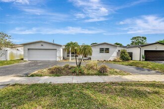 9121 SW 54th Pl in Cooper City, FL - Building Photo - Building Photo