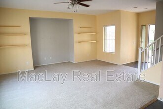 1009 E Iris Dr in Chandler, AZ - Foto de edificio - Building Photo