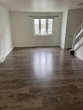 66 Suburban Ln in Upper Darby, PA - Foto de edificio - Building Photo